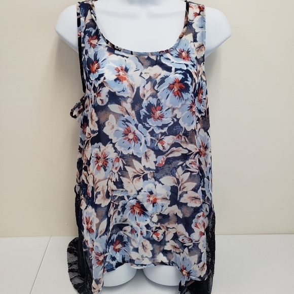 Democracy Tops - Democracy Lace Back Floral Top Size Large